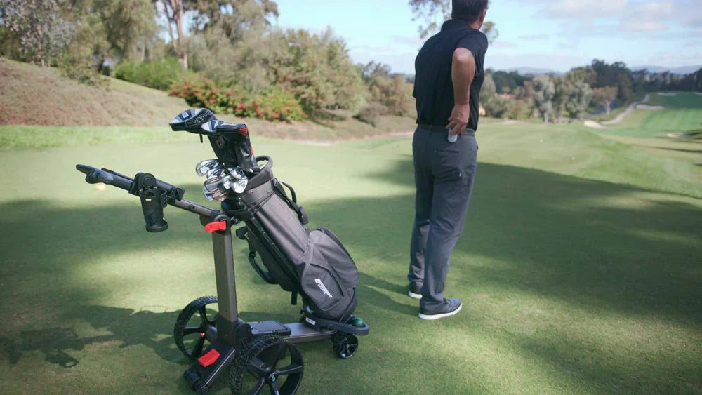 https://cdn.shopify.com/s/files/1/0671/9704/2982/products/foresight-sports-forecaddy-followremote-control-electric-smart-cart-v1-415345.webp?v=1709188572
